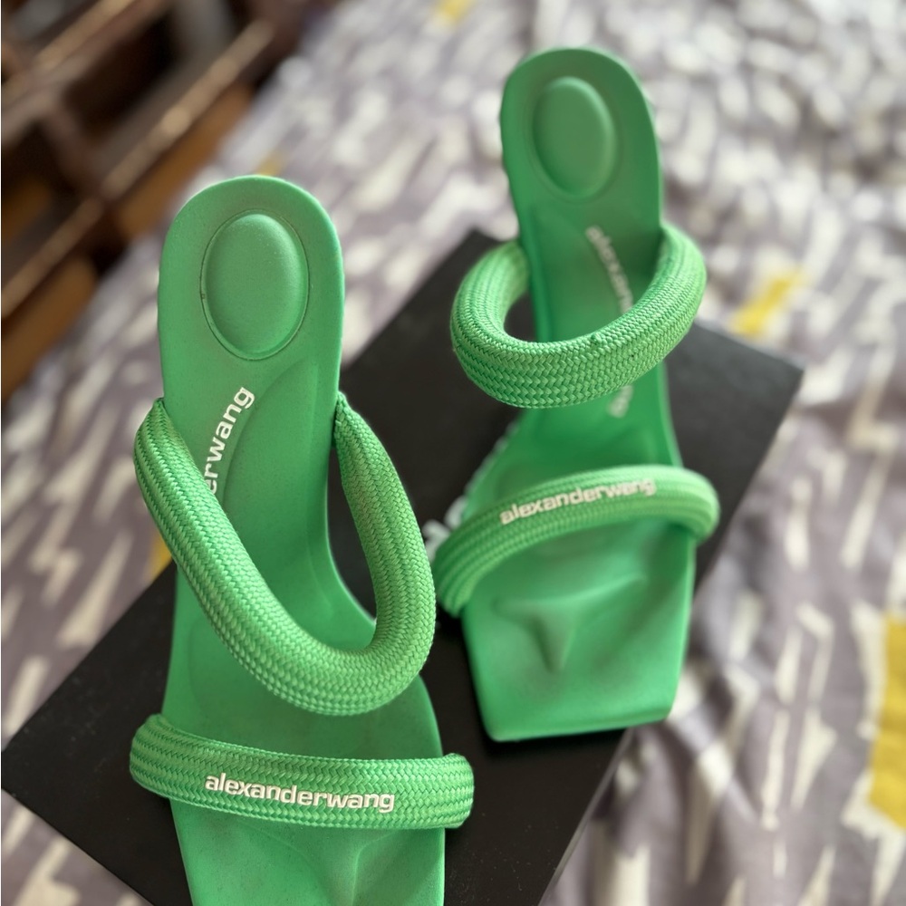 Alexander Wang Green Sandals with Seamless Design